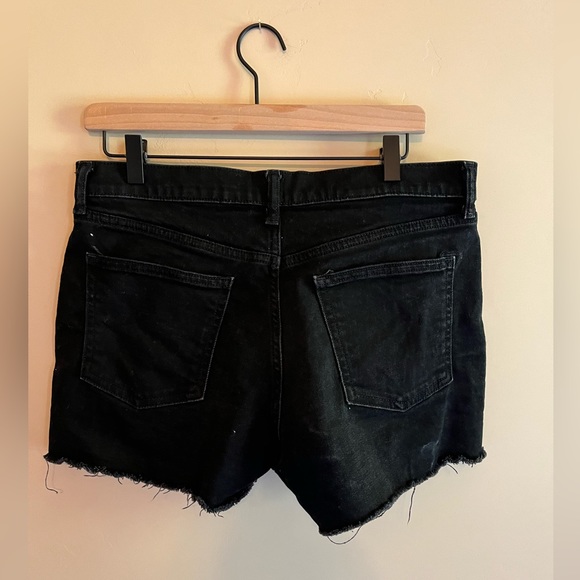 Gap Black Denim 3” Distressed Cut Off Shorts Women’s 30 - Picture 6 of 6